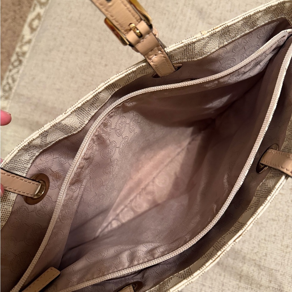 Michael Kors Cream Signature Tote - Picture 4 of 8
